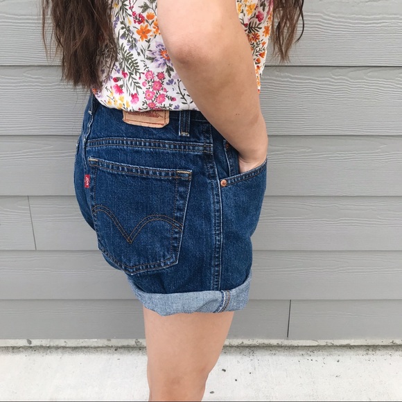 Levi’s Vintage 550 Relaxed Cotton Mom Shorts - Picture 3 of 6